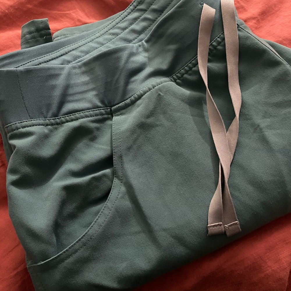 NWOT XL Hydrogreen Kade Figs